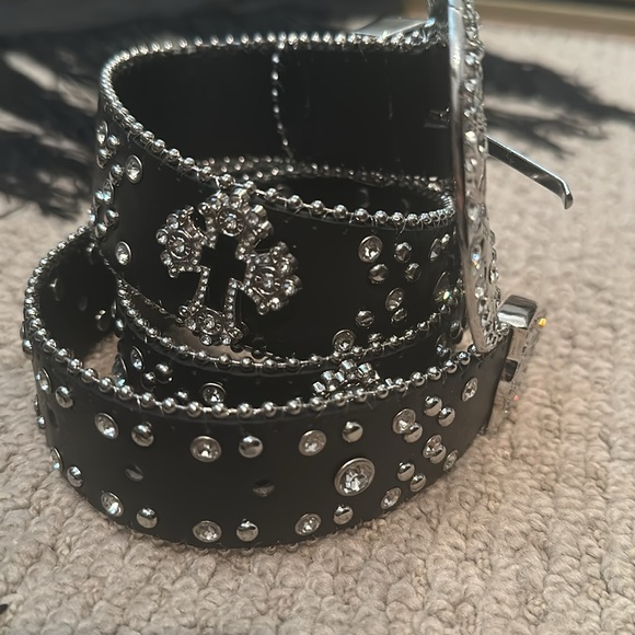 Black fringe shorts, black fringe crop top with middle knot, and sparkly belt - Picture 7 of 7